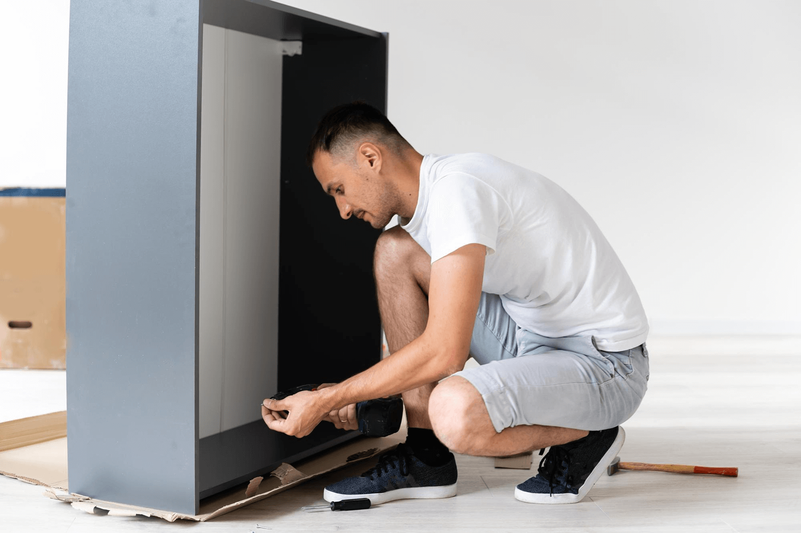 Refrigerator repair service